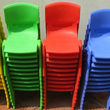 Ghế nhựa  đúc mầm non.